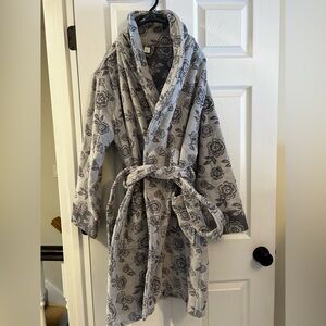 Vera Bradley Floral Gray terry Bathrobe